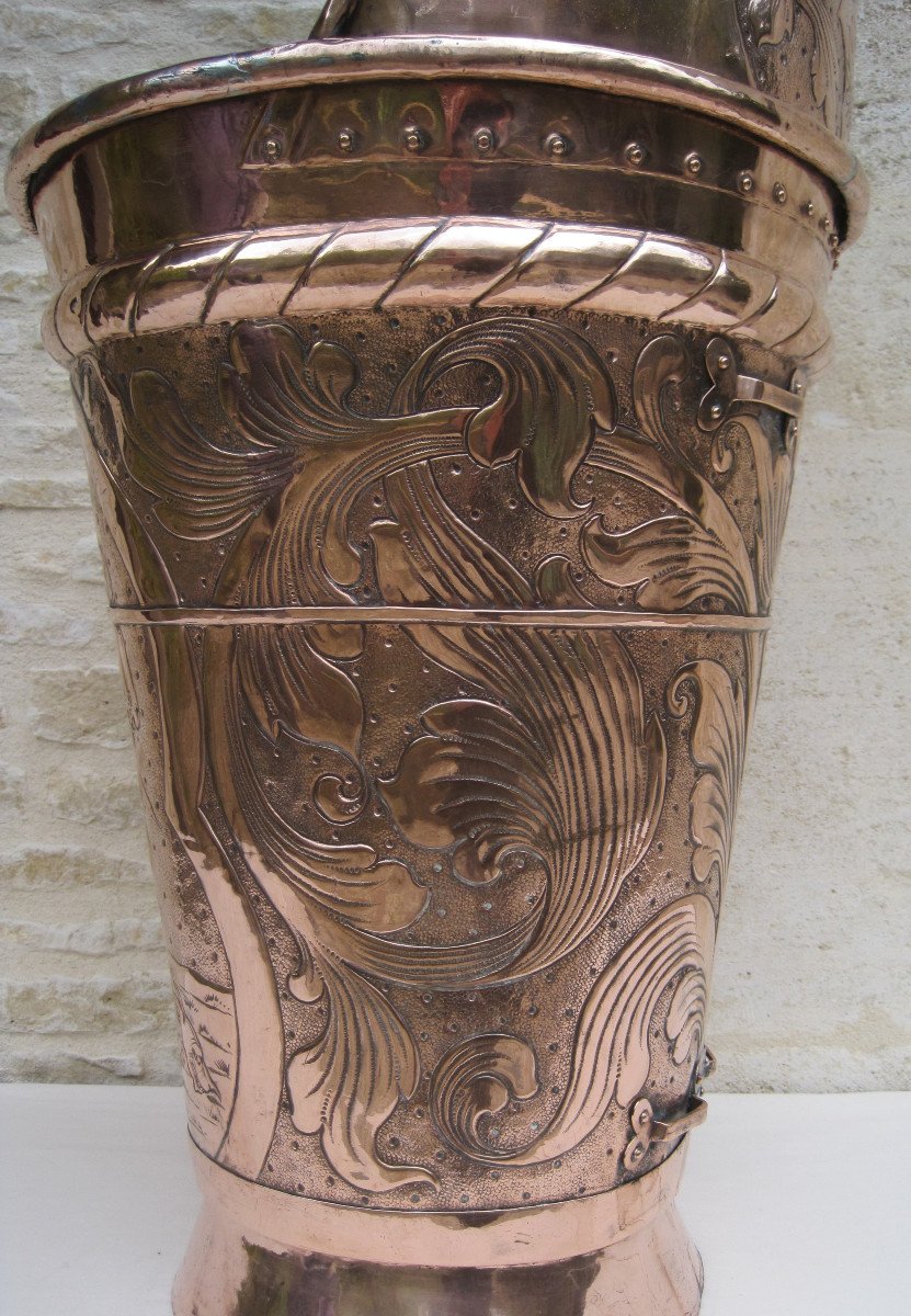 Hotte de vendangeur, en cuivre. Décor d’un cavalier dans le style d’Albrecht DÜRER. XVIIIe s.-photo-2