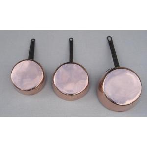 Meeting Of 3 Copper Saute Pans. 18th Century. 