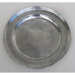 Large Pewter Dish. Early 19th Century.