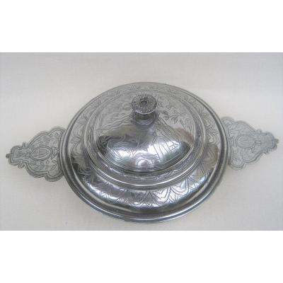 Covered Pewter Bowl. Paris 1735. XVIIIth C.