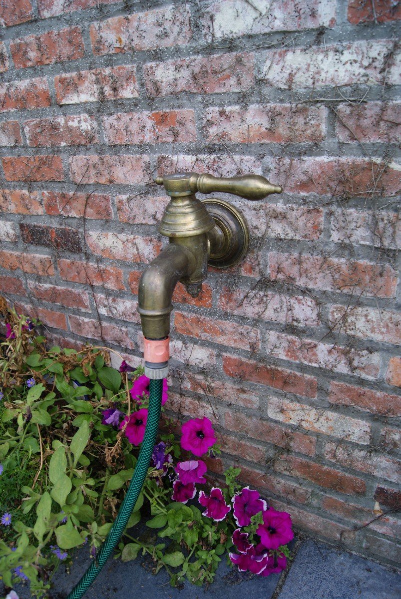 Exclusive Antique Taps, Cold Water Taps Connectable To The Current Water Network