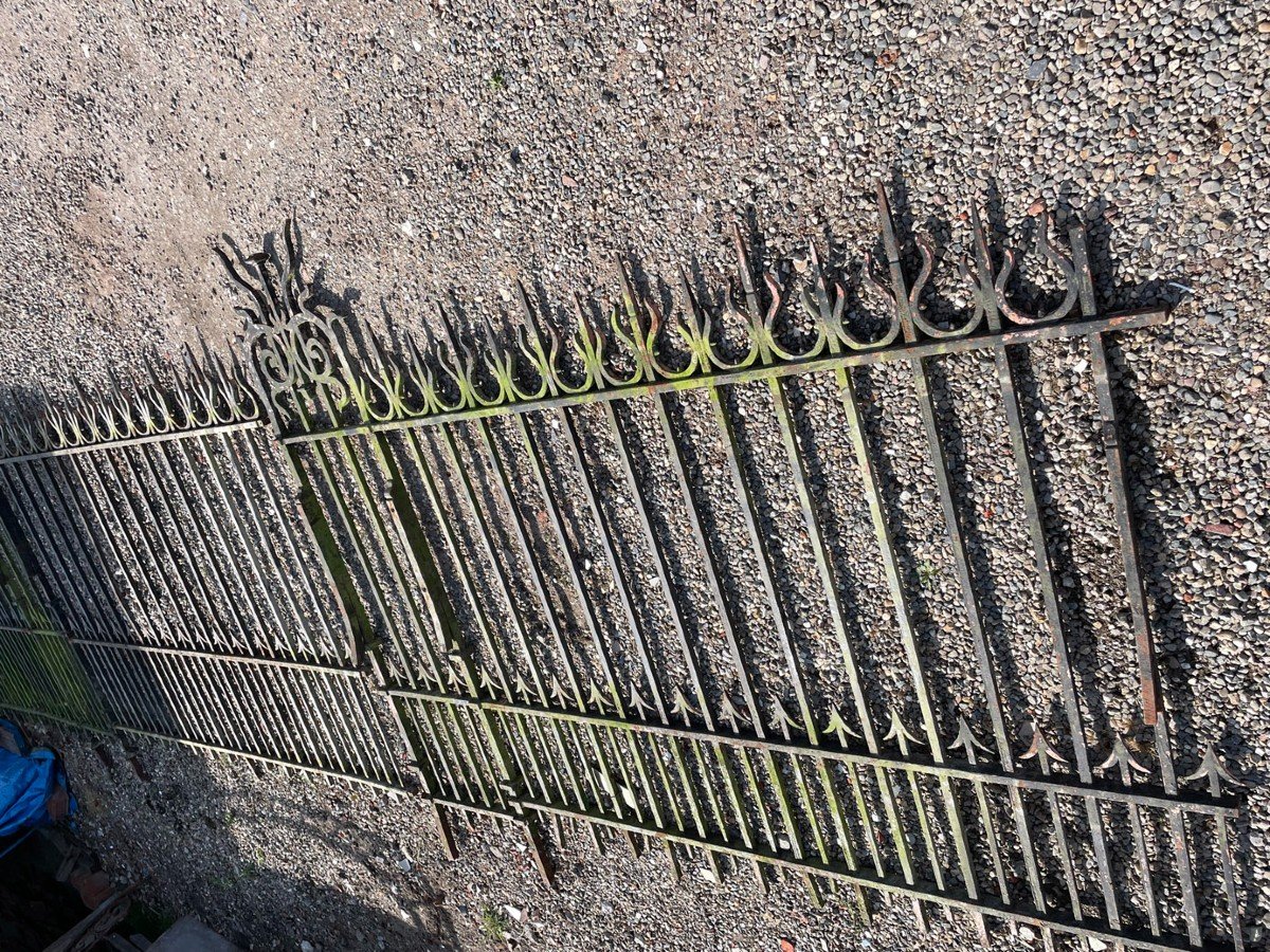 Grand lot de 61 mètres de grilles antique en fer forge -photo-1