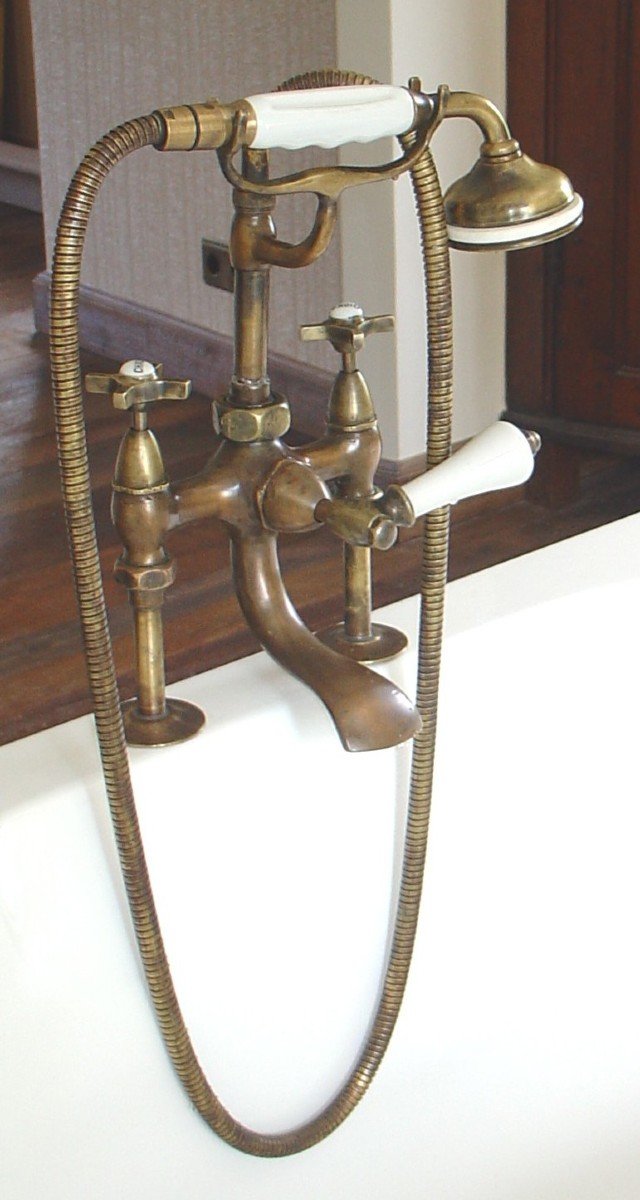 Exclusive Antique Taps, Bath Taps Connectable To The Existing Water Supply System