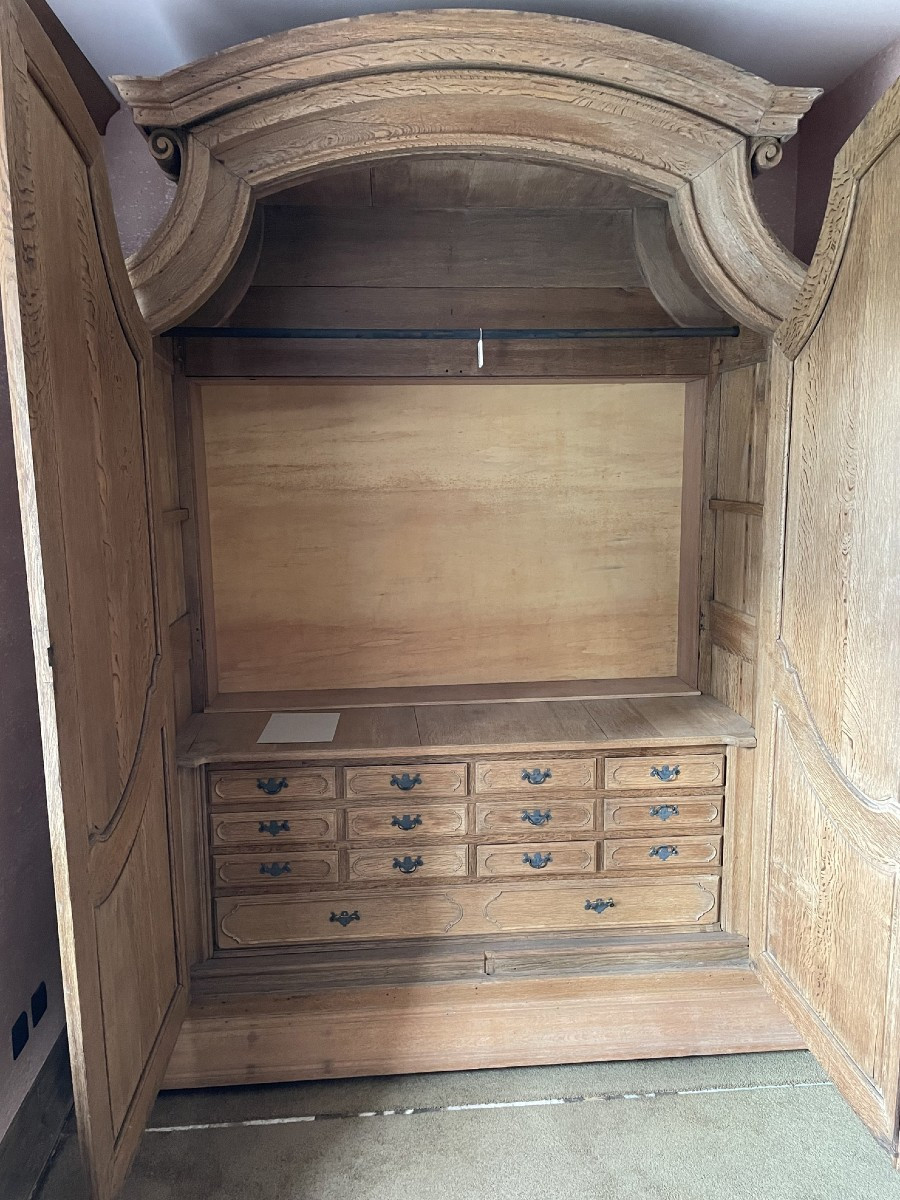 Pair Of Extremely Rare And Exclusive Antique Namur Identical Oak Cabinets-photo-3