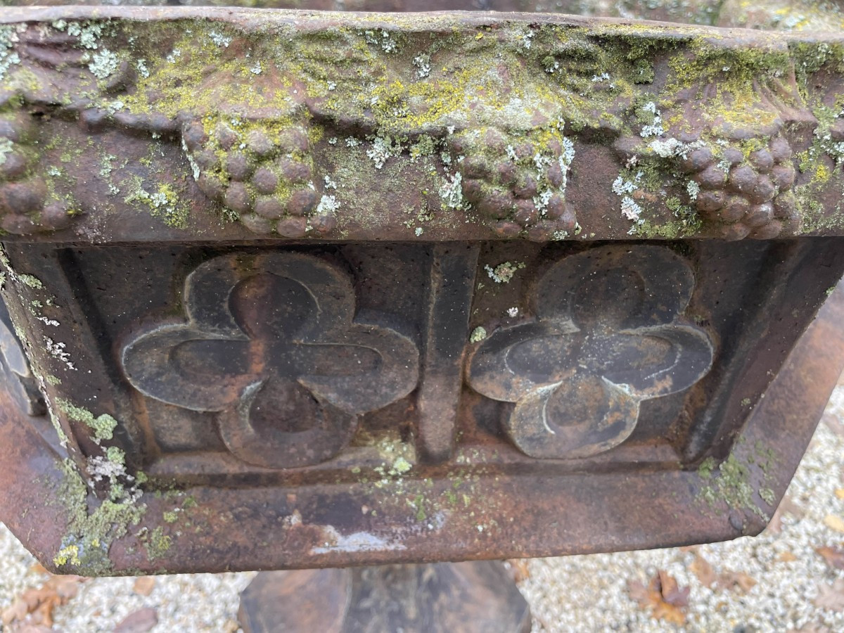 Fonts baptismaux antique en fonte-photo-1