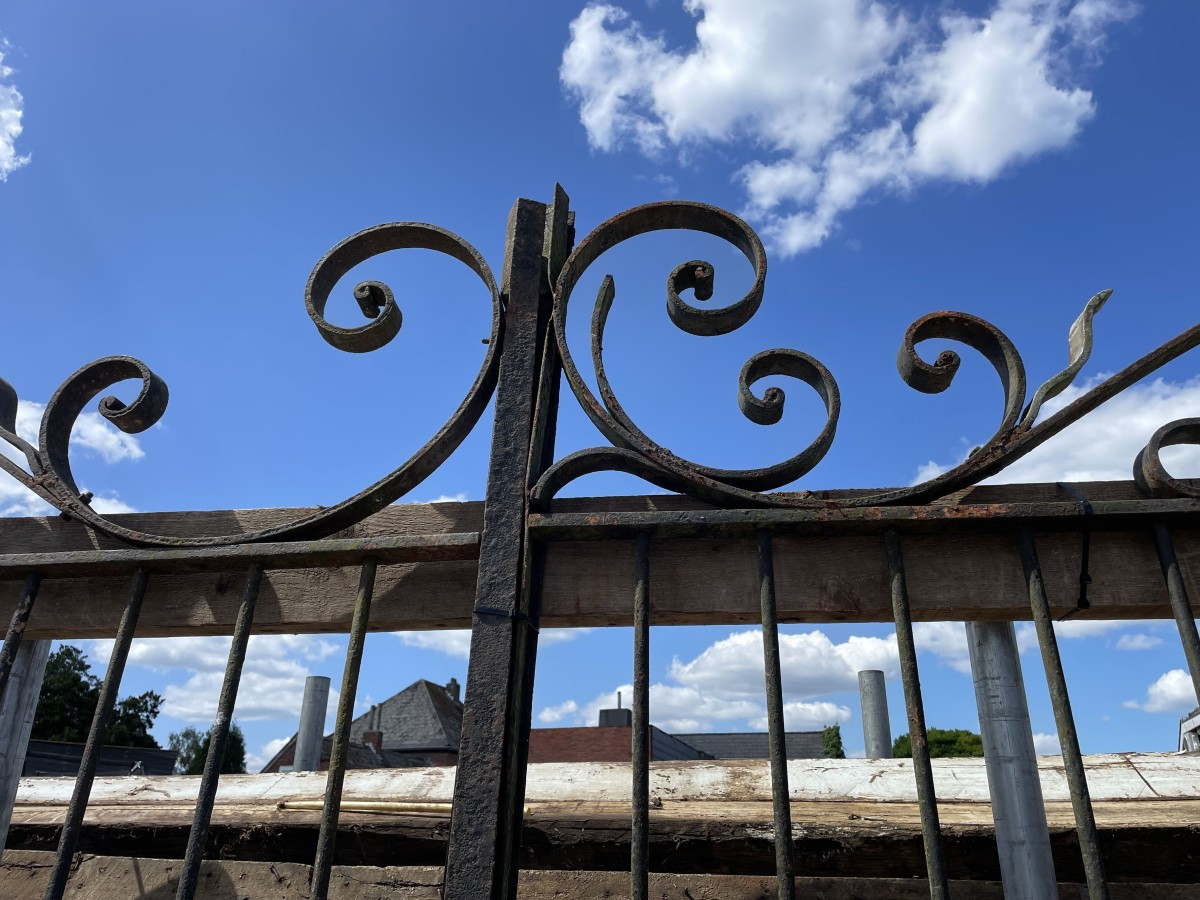 Porte de château antique en fer forgé-photo-2
