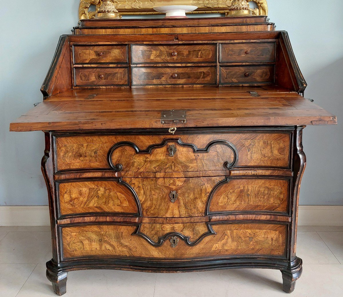 Italian Louis XV  Desk In Walnut 700'-photo-3