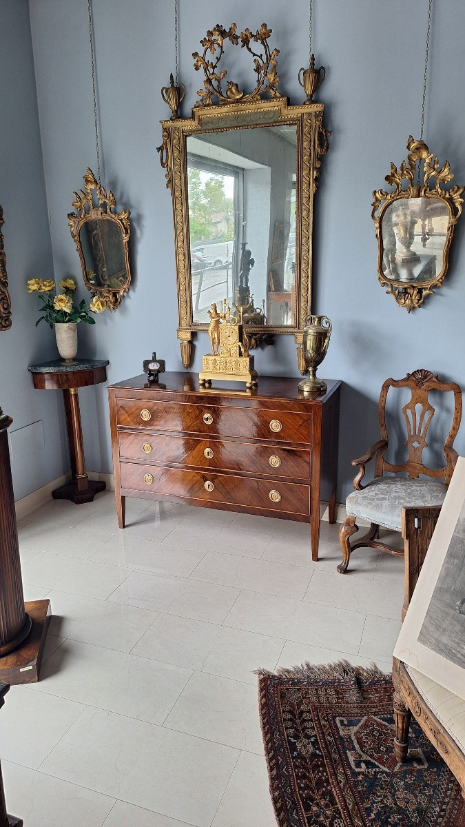 Commode Directoire Lombarde du début du XIXe siècle.