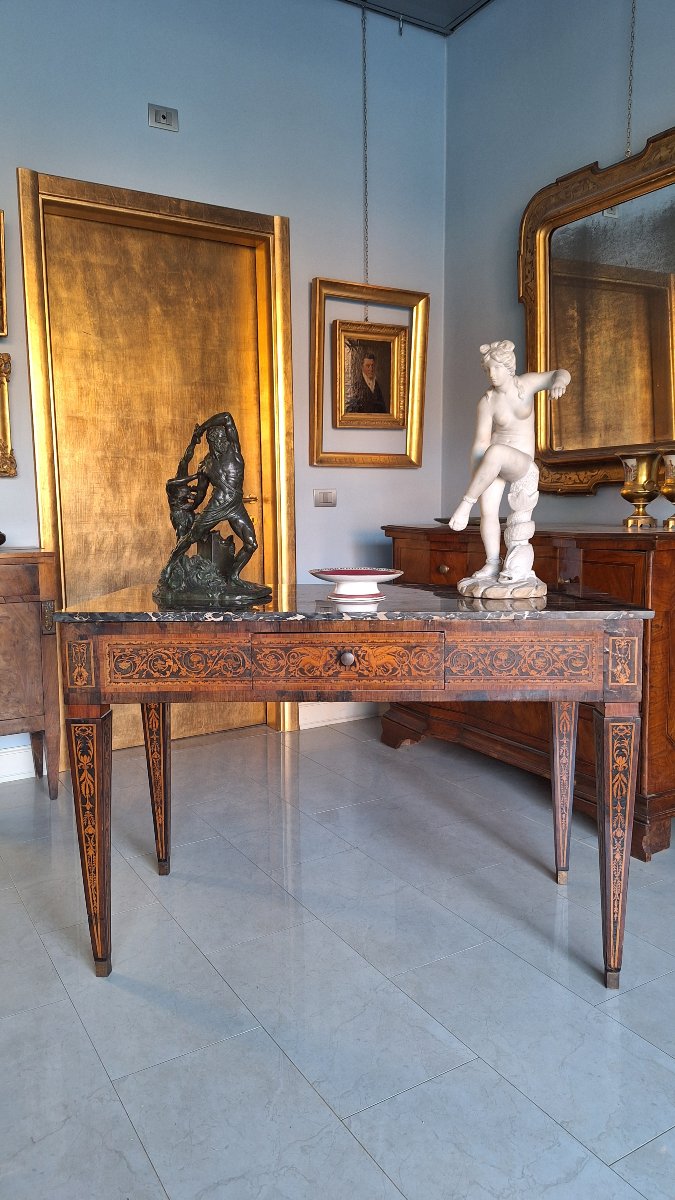 Louis XVI Console Table In Walnut With Inlay, Lombardy, Second Half Of The 18th Century.