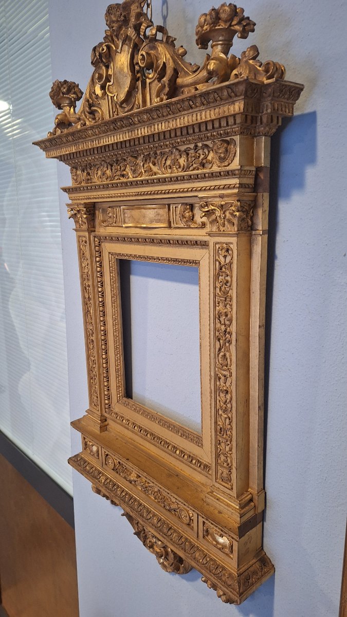 A Carved And Gilded Renaissance-style Newsstand Frame From The 19th Century.-photo-2
