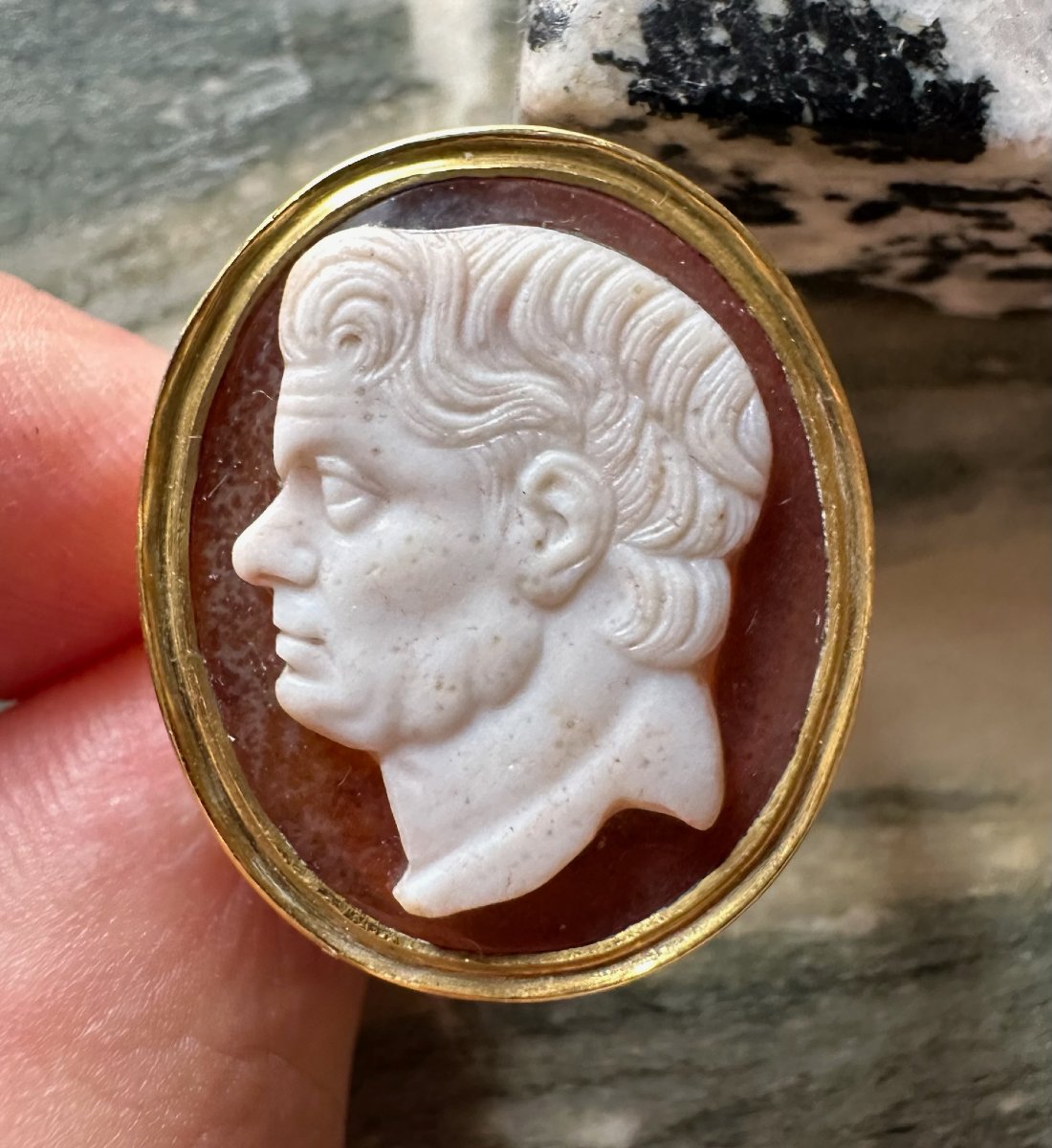 A 18k Gold Ring Set With A 18th Century Agate Cameo. Portrait Of Pompey The General-photo-3