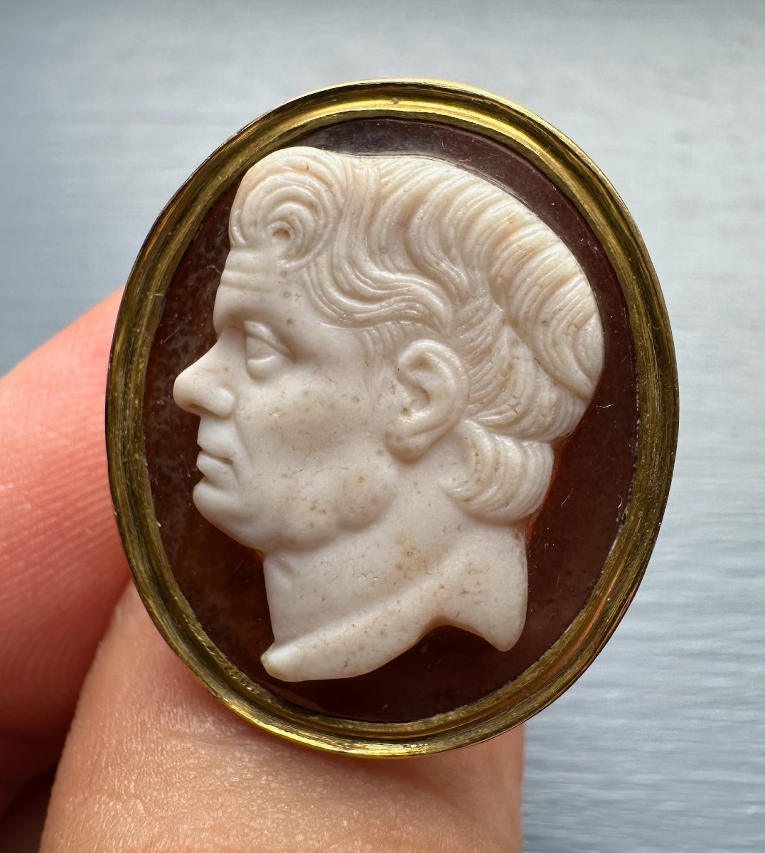 A 18k Gold Ring Set With A 18th Century Agate Cameo. Portrait Of Pompey The General-photo-2