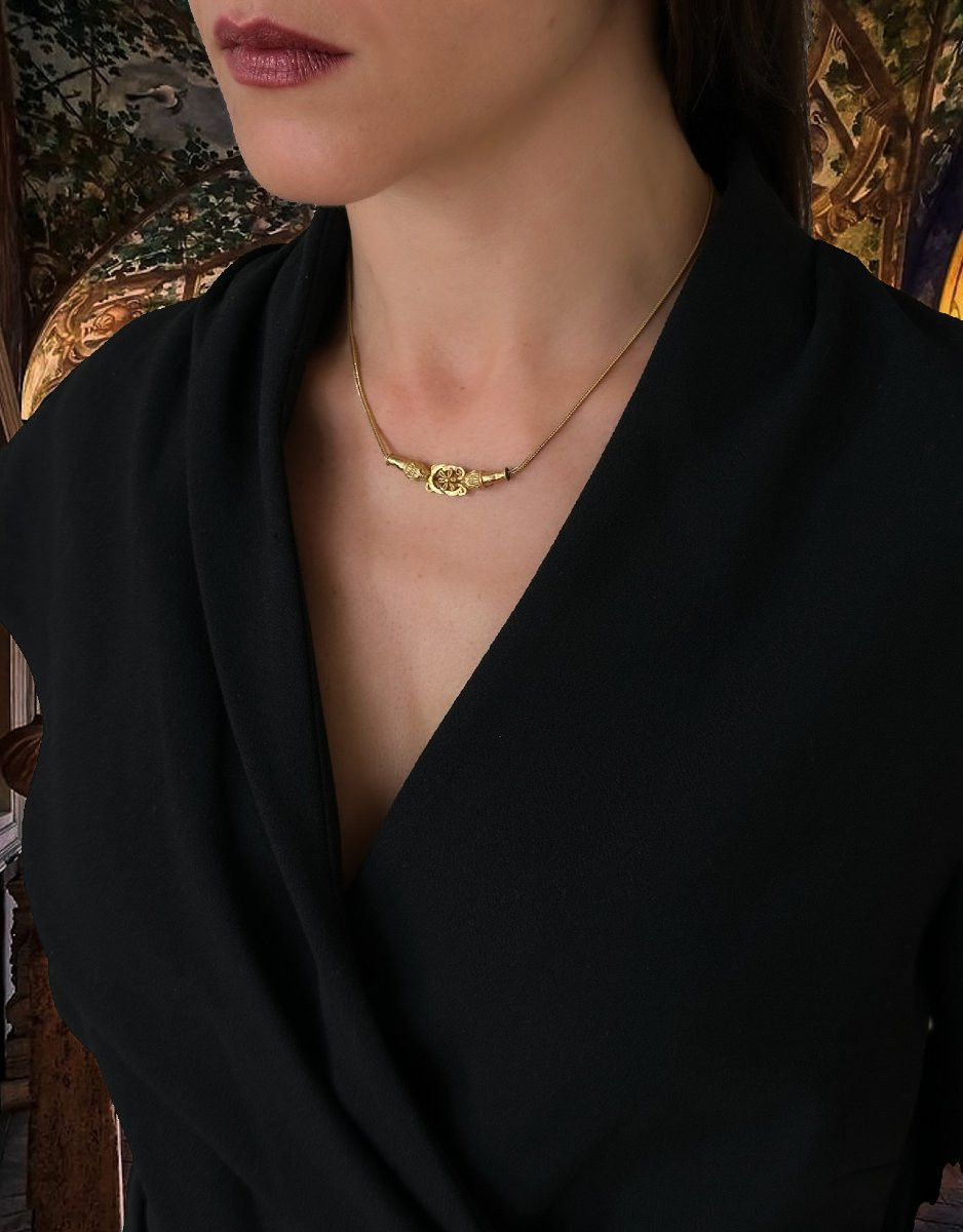 Zolotas. La Chrysothèque. An 18k Gold Necklace With Herakles Knot.-photo-2