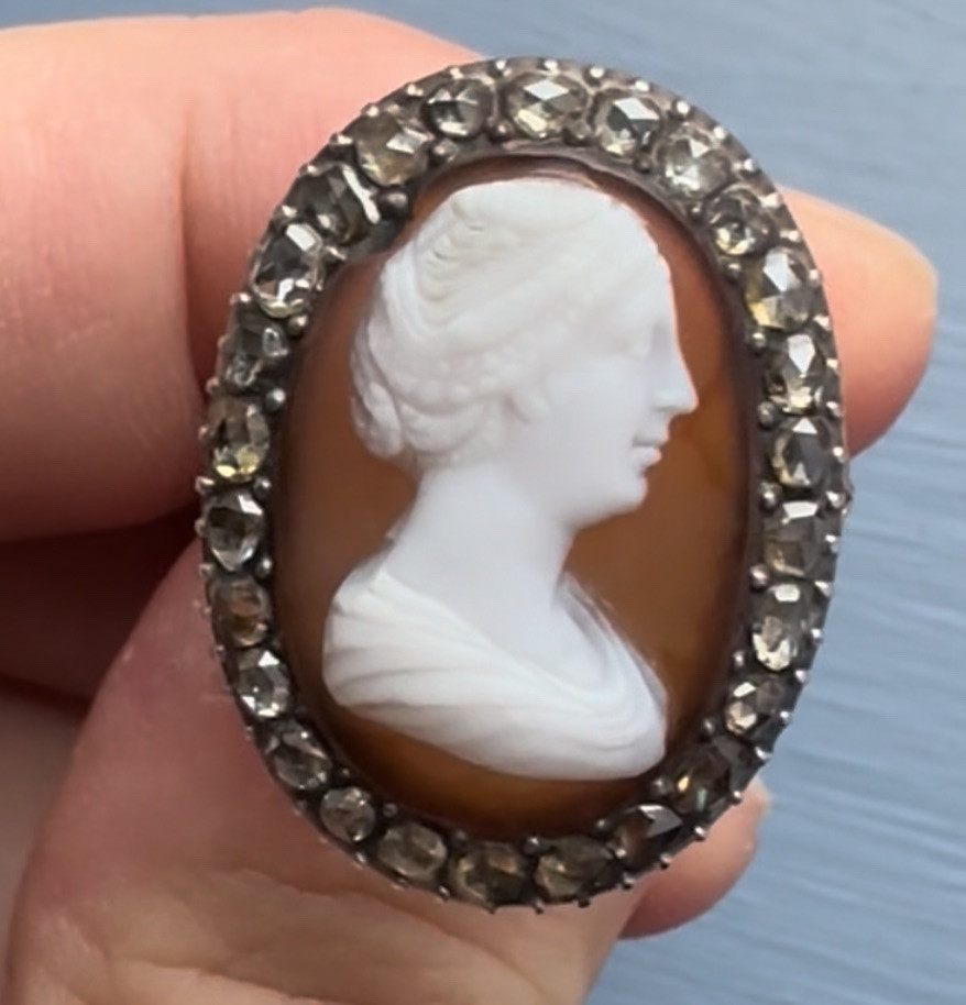 BAGUE EN OR 18K AVEC CAMÉE EN AGATE & DIAMANTS TAILLE ROSE – IMPÉRATRICE FAUSTINE L'ANCIENNE-photo-3