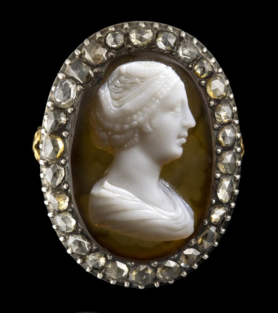 BAGUE EN OR 18K AVEC CAMÉE EN AGATE & DIAMANTS TAILLE ROSE – IMPÉRATRICE FAUSTINE L'ANCIENNE