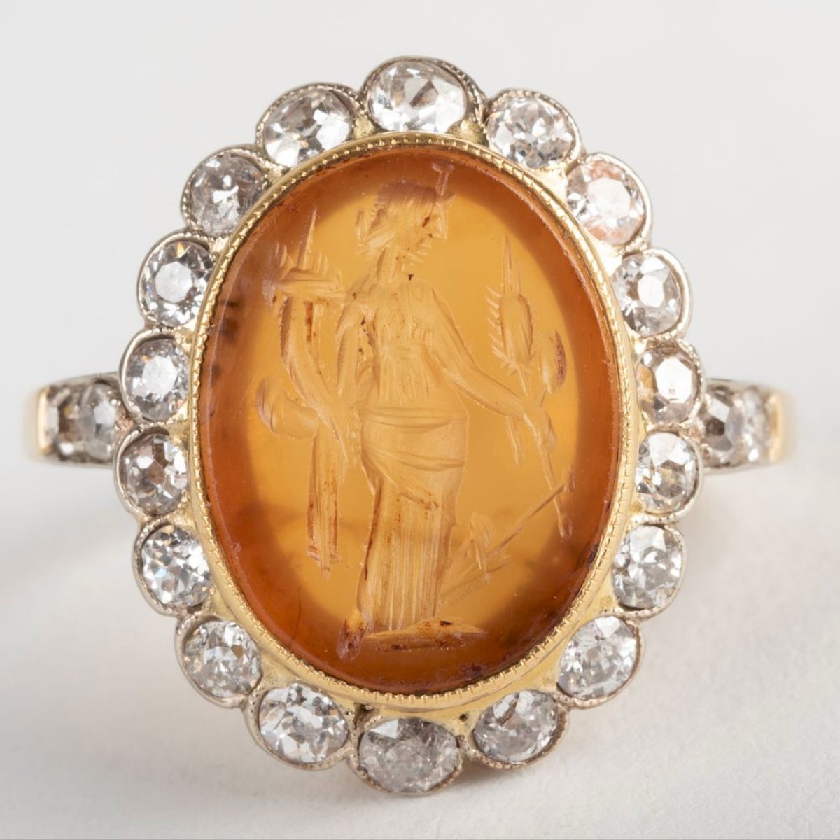 A Vintage Two Tone Gold Ring With Diamonds And Set With A Roman Carnelian Intaglio. Fortuna-photo-3