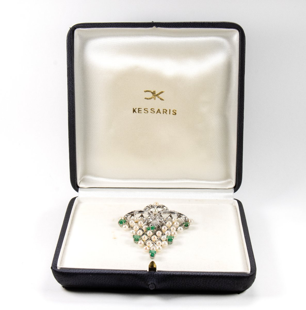 Pendentif résille en or, émeraudes, diamants et perles-photo-1