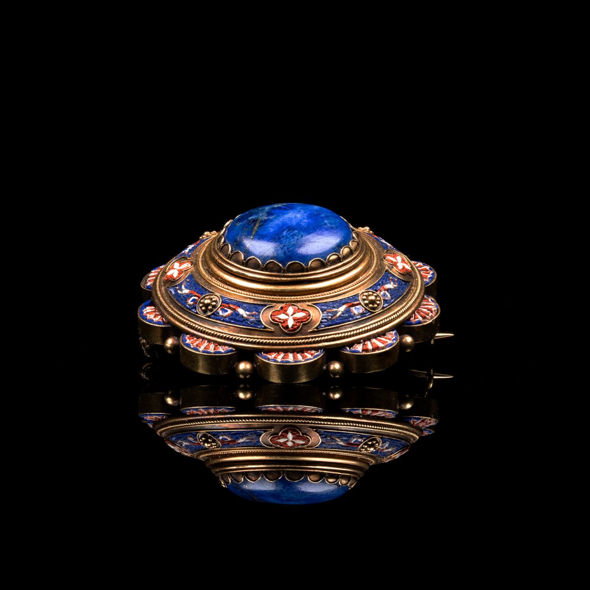 Broche Revival en or et micromosaïque, avec lapis-lazuli et compartiment secret — Rome, c. 1800-photo-2