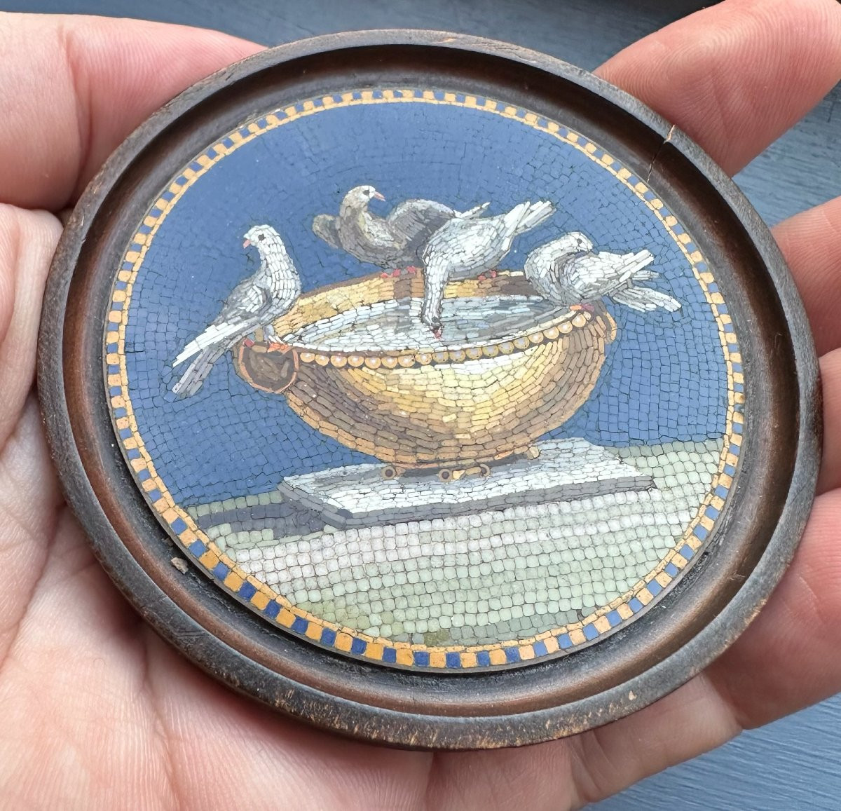 GIACOMO RAFFAELLI, att. à (1753-1836). Micromosaïque du Grand Tour — Les Colombes de Pline-photo-2