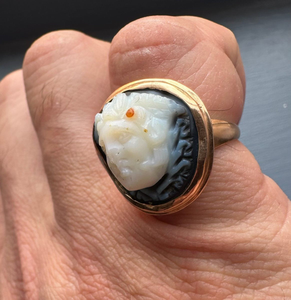 A Gold Ring Set With A Roman Onyx Cameo. Head Of Gorgoneion.-photo-3