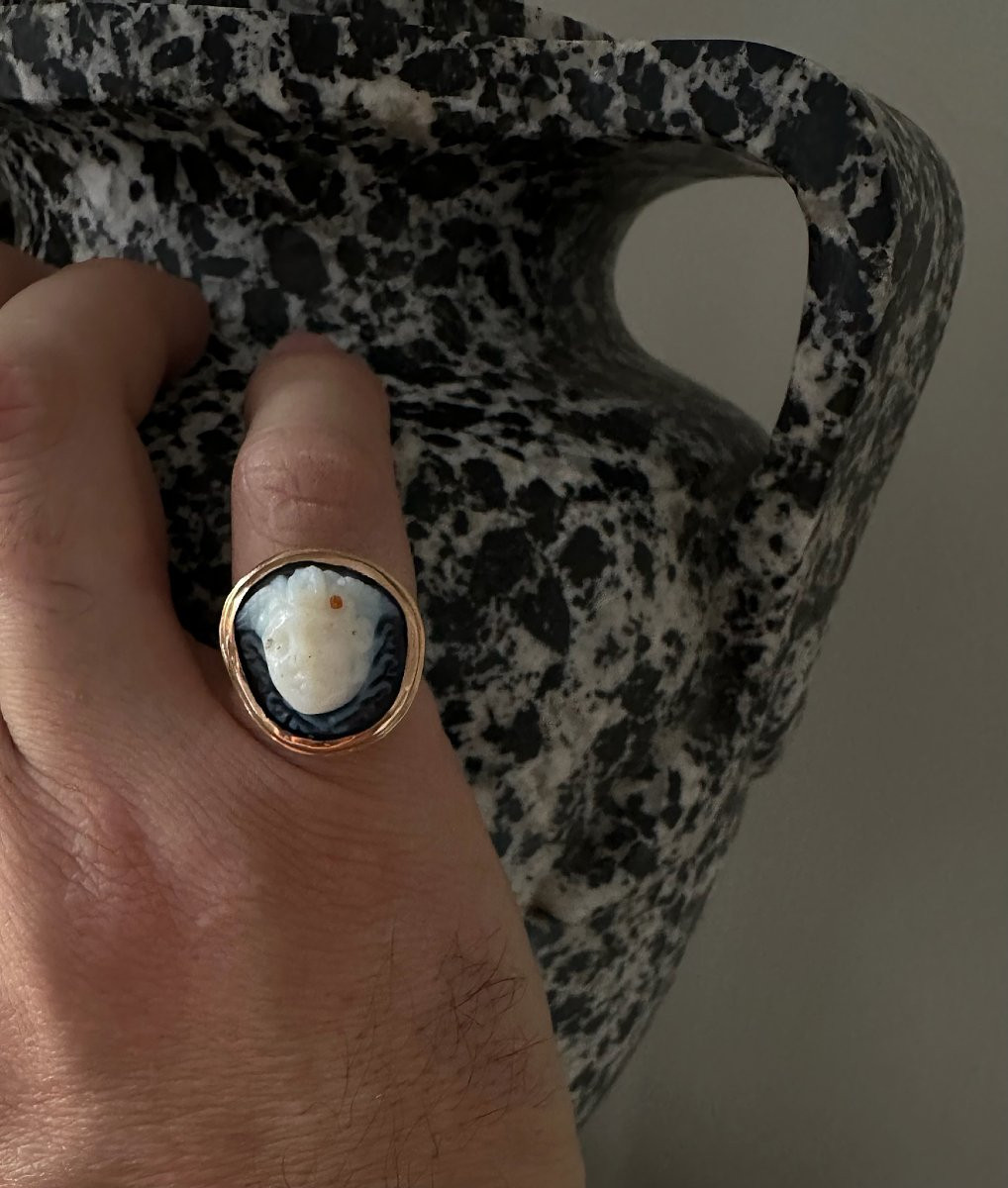 A Gold Ring Set With A Roman Onyx Cameo. Head Of Gorgoneion.-photo-4