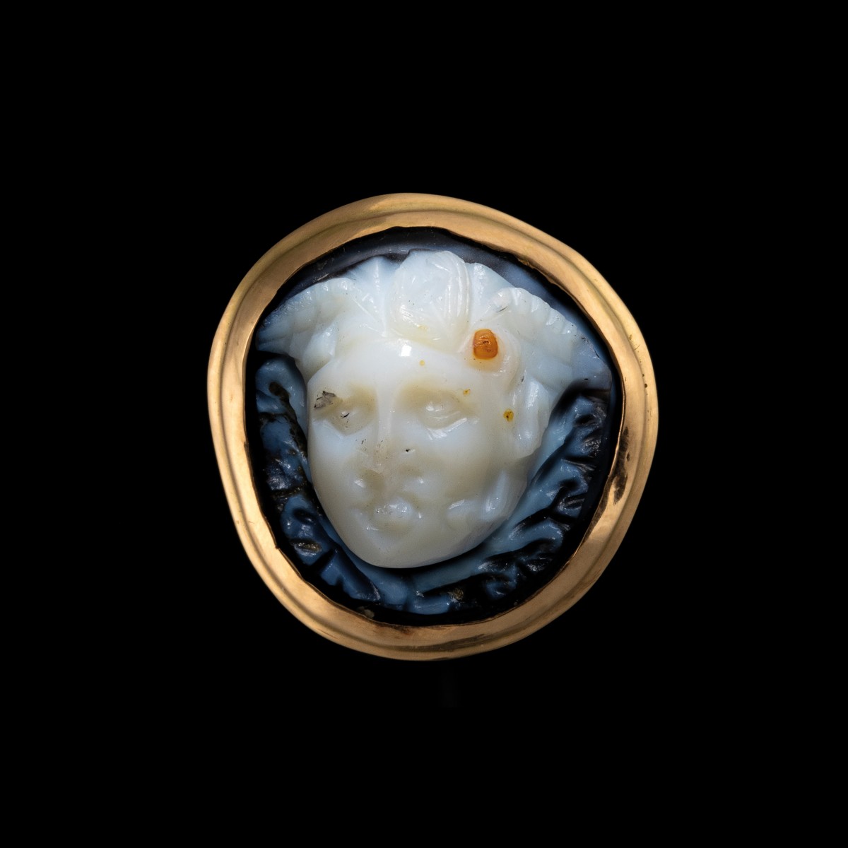 A Gold Ring Set With A Roman Onyx Cameo. Head Of Gorgoneion.