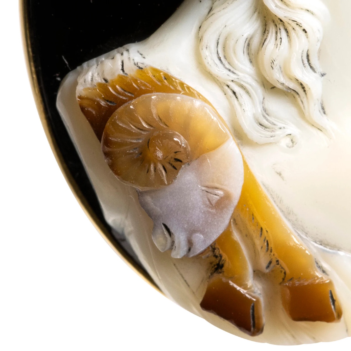 A Gold Ring Set With A Three-layered Agate Cameo By L. Michelini (1798-1858, Rome). Bacchante-photo-1