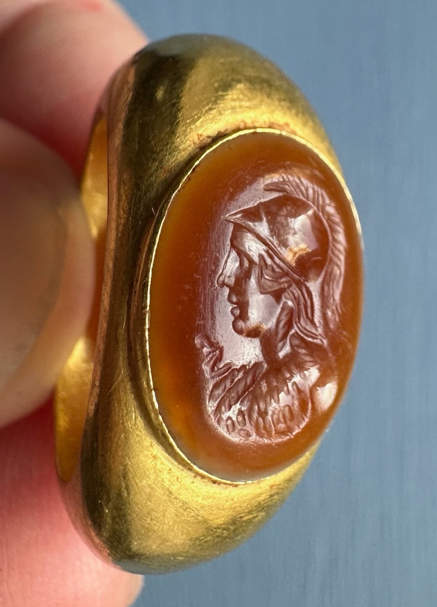 A Large Roman Hollow Gold Ring Set With An Agate Intaglio. Bust Of Athena.-photo-1