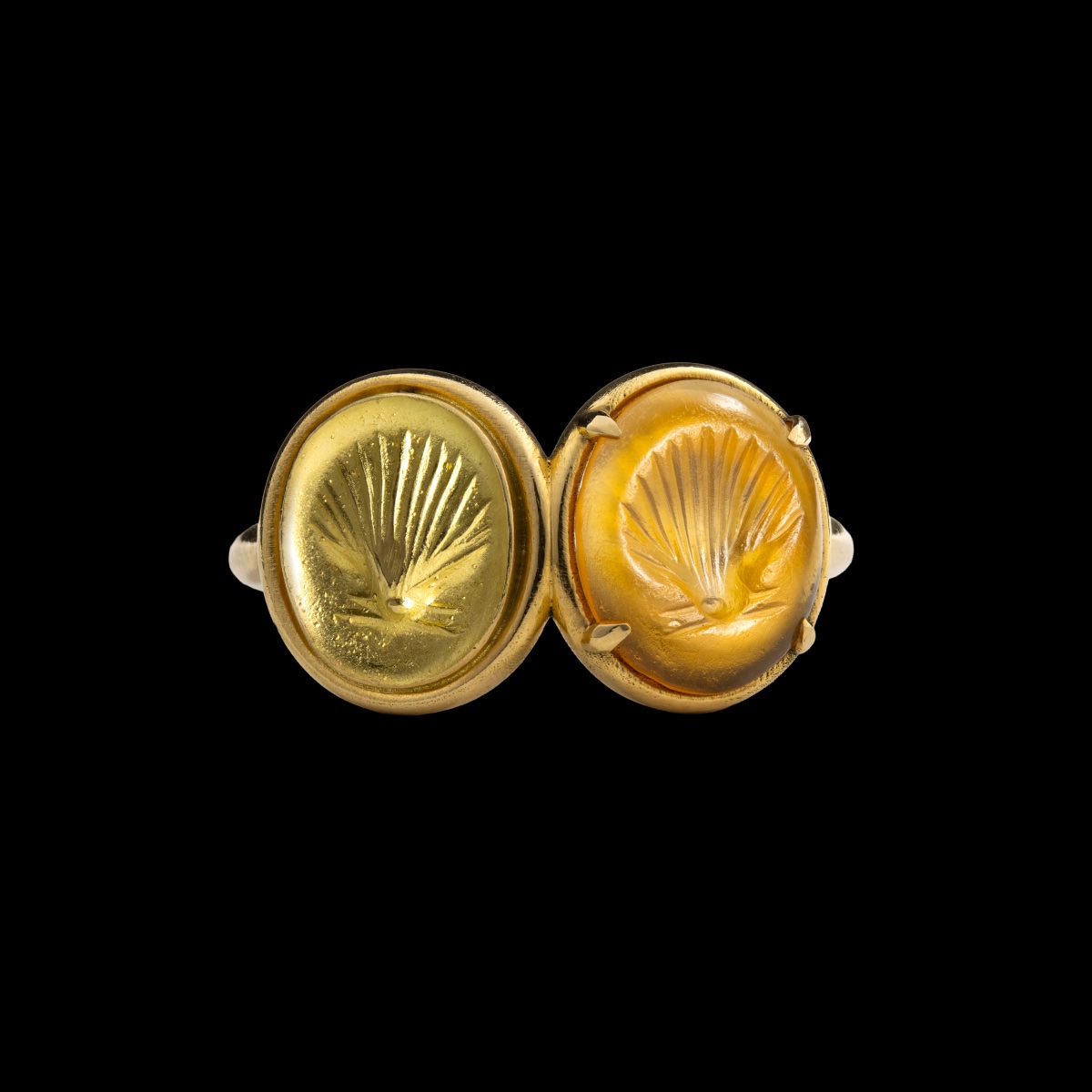 Maison Auclert, Paris. A 18k Gold Ring Set With A Roman Carnelian Intaglio And Its Impression. -photo-2