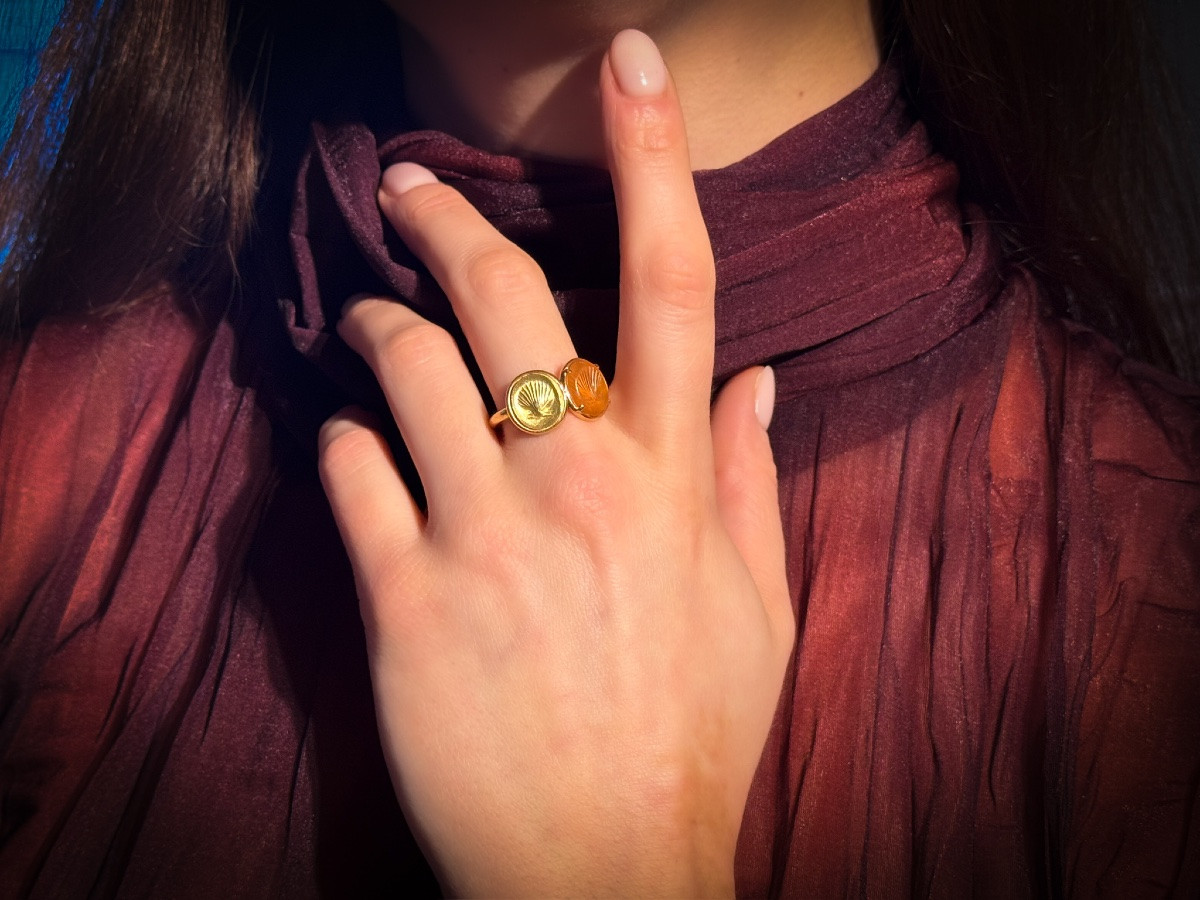 Maison Auclert, Paris. A 18k Gold Ring Set With A Roman Carnelian Intaglio And Its Impression. -photo-1