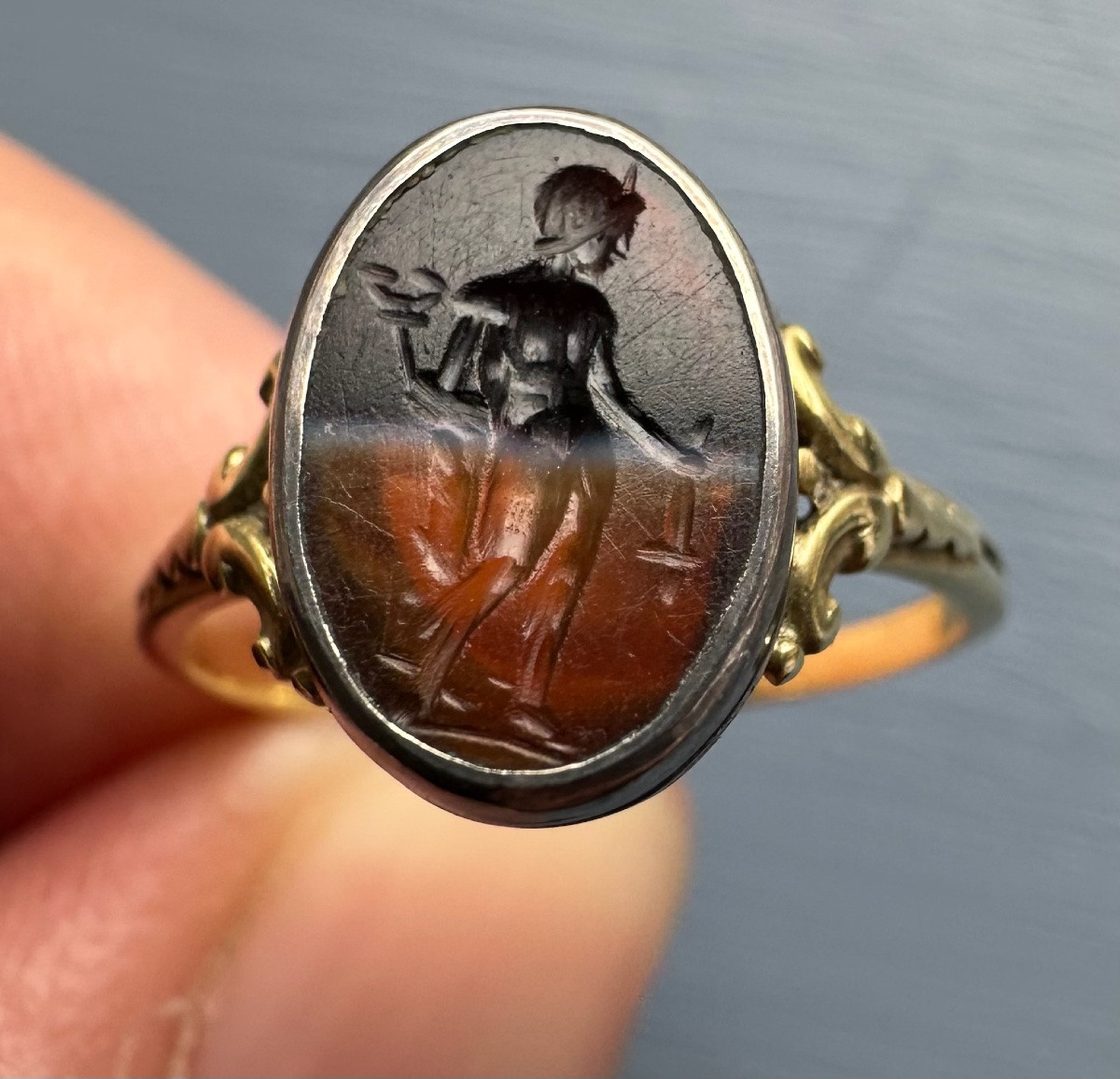 A Victorian Gold Ring Set With A Roman Banded Agate Intaglio. Mercury.-photo-3