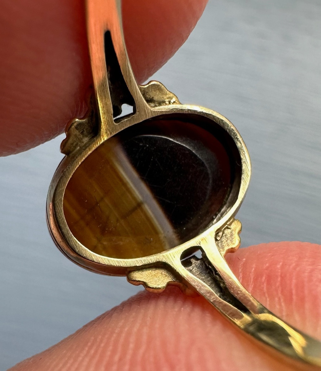 A Victorian Gold Ring Set With A Roman Banded Agate Intaglio. Mercury.-photo-3