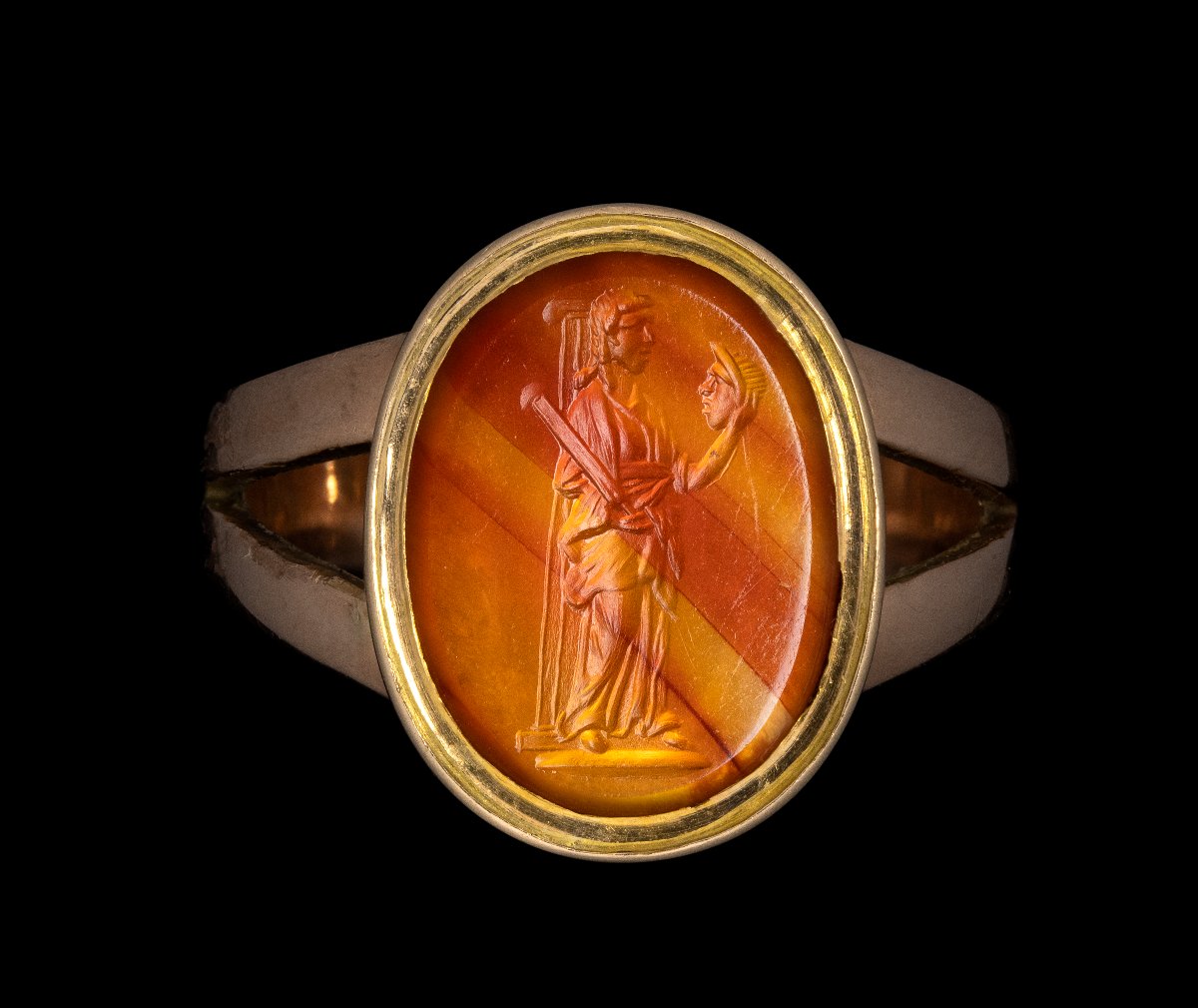 Bague en or XIXe s. sertie d'une intaille romaine sur cornaline. Melpomène, muse de la tragédie-photo-4