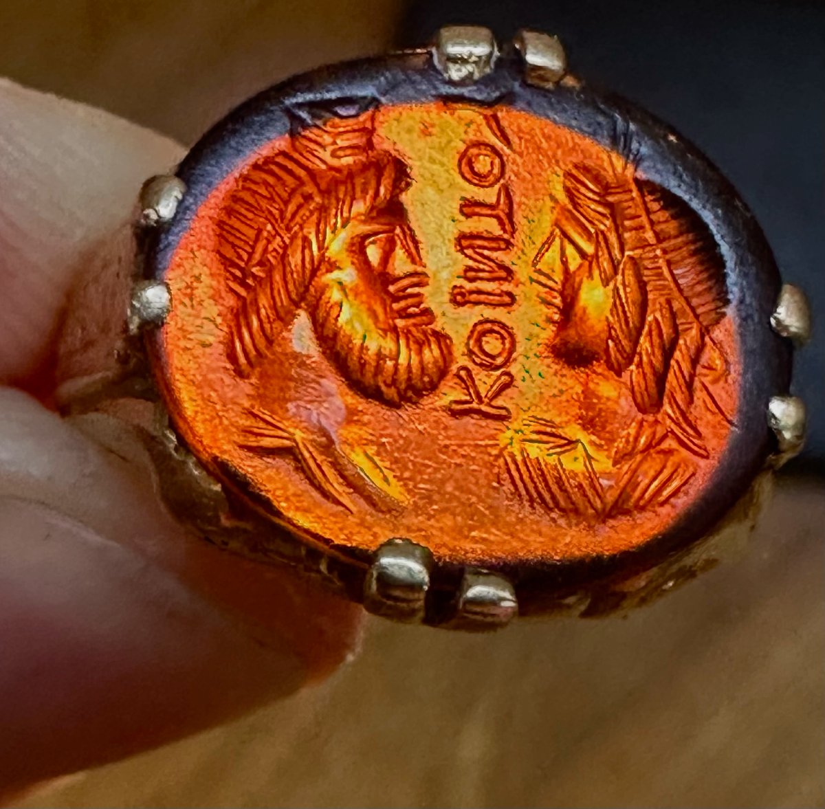 Late 19th/early 20th-century Gold Ring Set With A Roman Intaglio On Sardonyx. Isis And Serapis.-photo-3