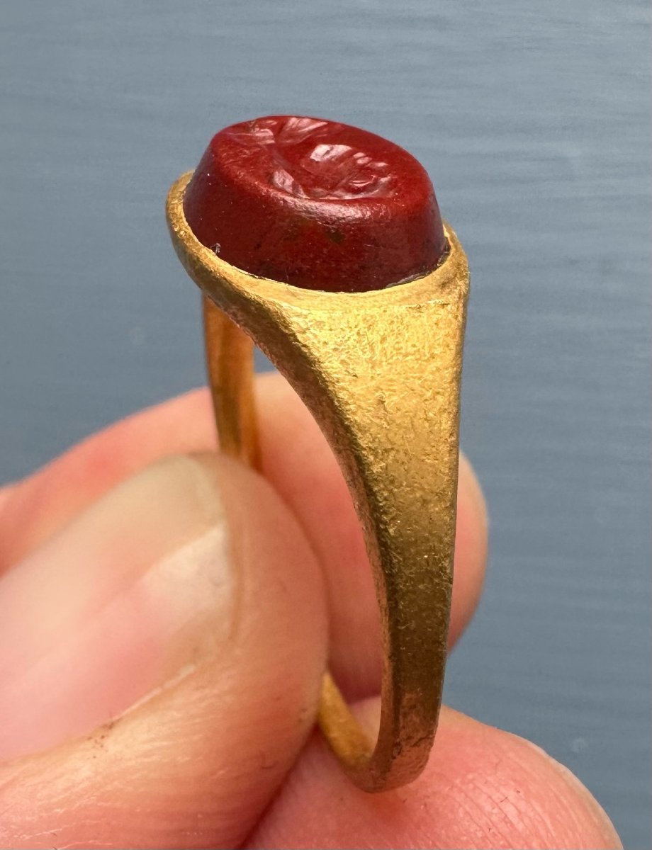 A Roman Gold Ring Set With A Red Jasper Intaglio Depicting The Bust Of Mercury.-photo-3