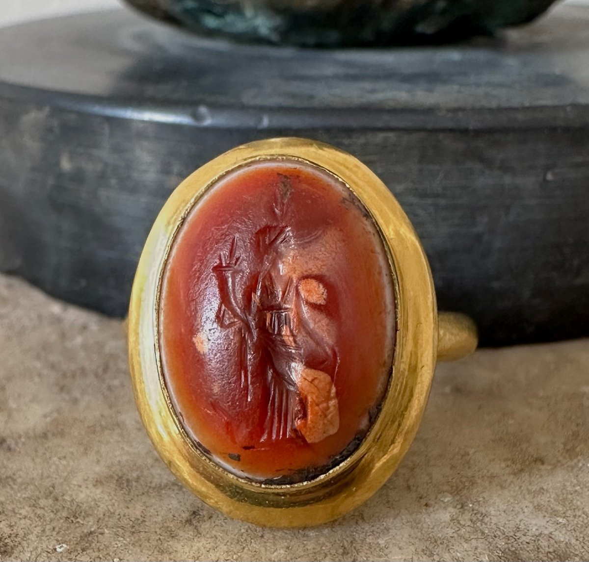 A Solid 18-karat Gold Ring Set With A Roman Agate Intaglio. Isis-fortuna.-photo-3