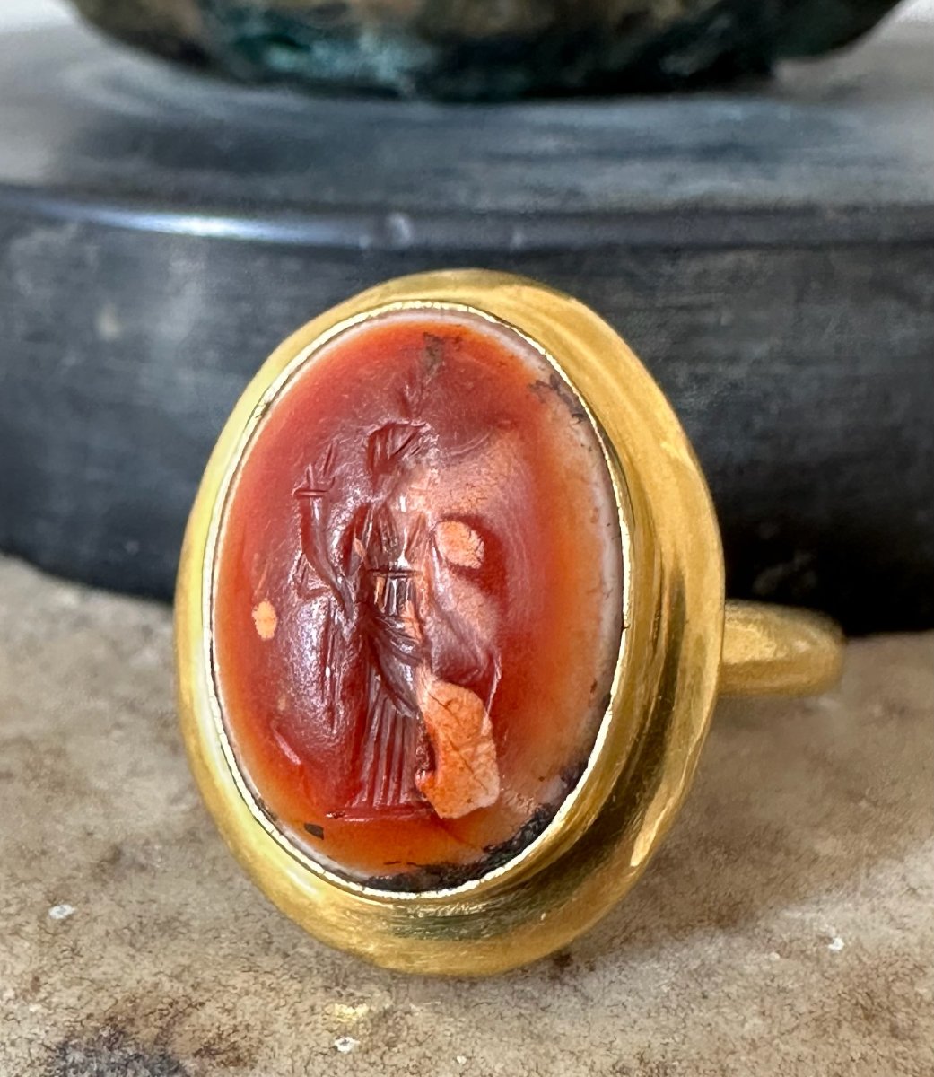 A Solid 18-karat Gold Ring Set With A Roman Agate Intaglio. Isis-fortuna.-photo-4
