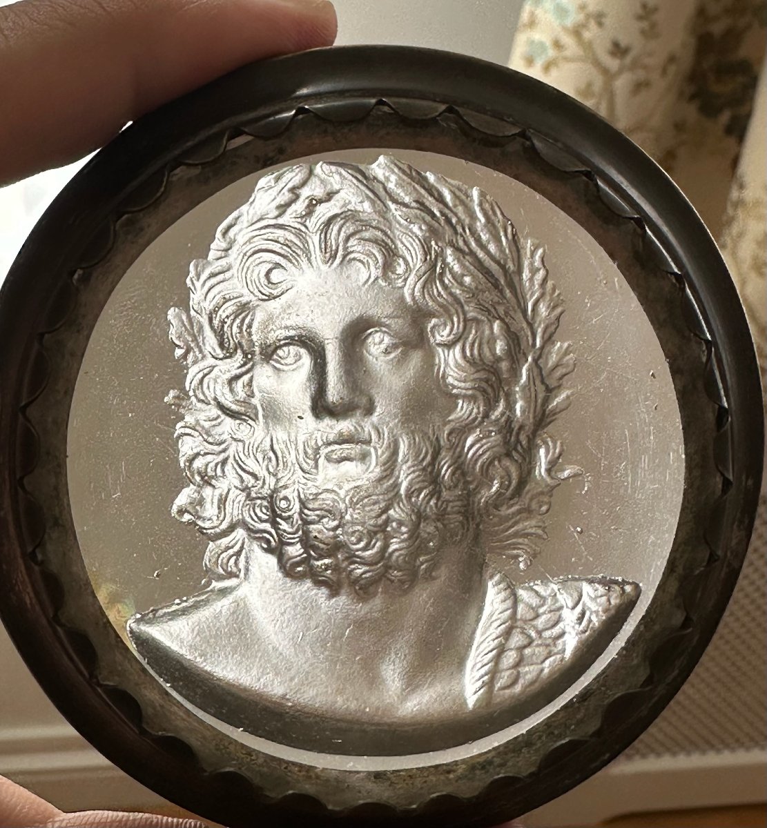 Tabatière en laiton argenté du début du XIXe siècle, avec camée sur pâte de verre. Jupiter.-photo-2