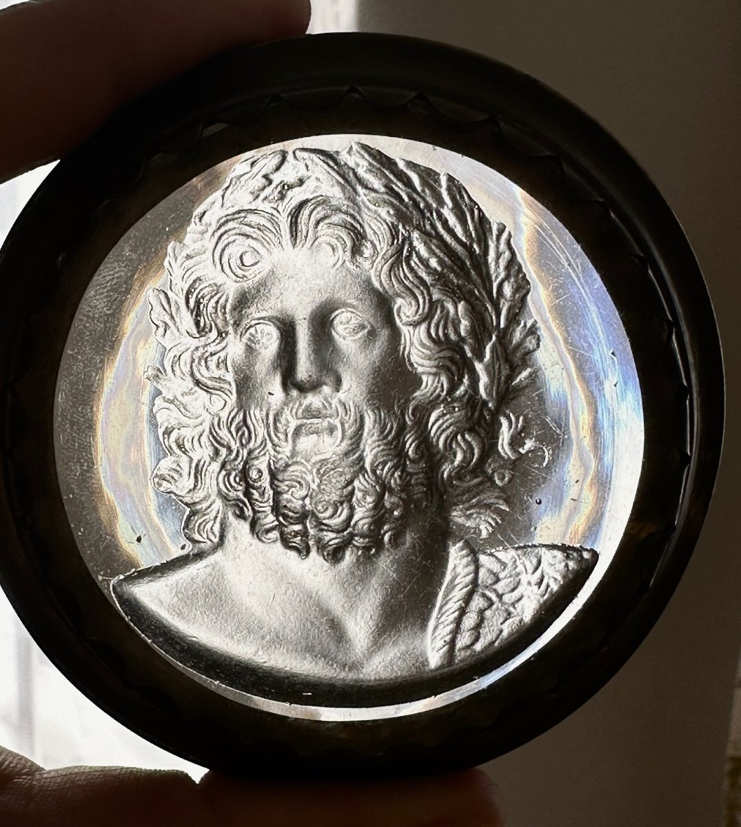 Tabatière en laiton argenté du début du XIXe siècle, avec camée sur pâte de verre. Jupiter.-photo-3