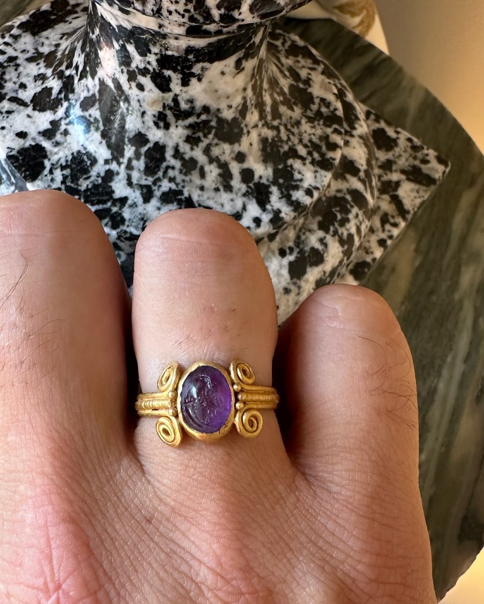 Roman Amethyst Intaglio Depicting An Eagle And A Cornucopia, Set In A Late Roman Gold Ring-photo-1