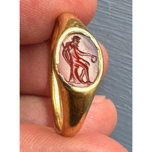 Late Renaissance (or Earlier) Gold Ring Set With A Carnelian Intaglio. An Old Man