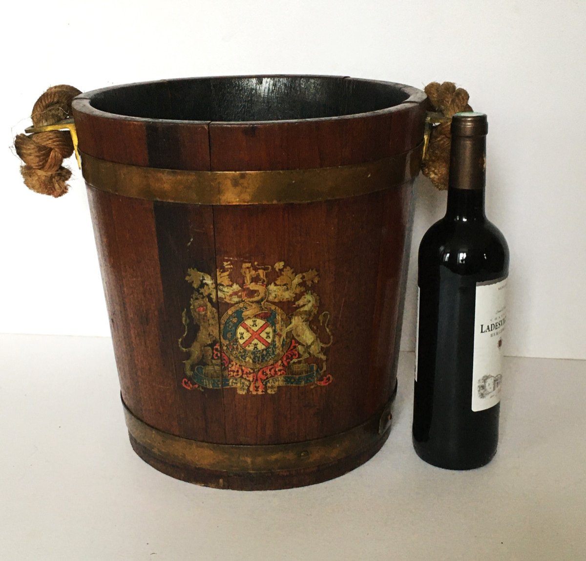 Mahogany Bucket With Coat Of Arms, England 19th Century.-photo-8