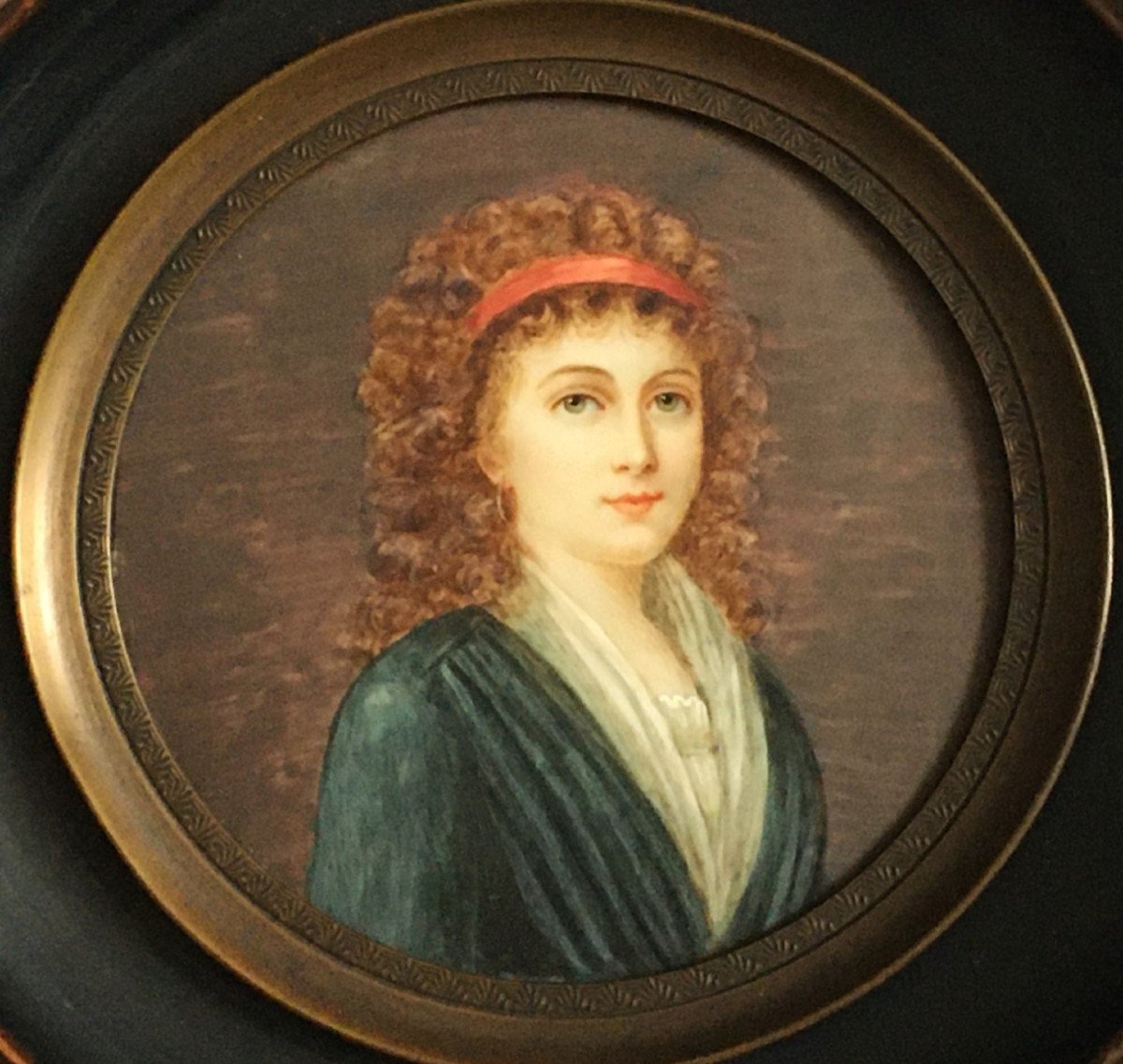 Miniature On Ivory Late 18th Century, Portrait Of A Red-haired Woman.-photo-2