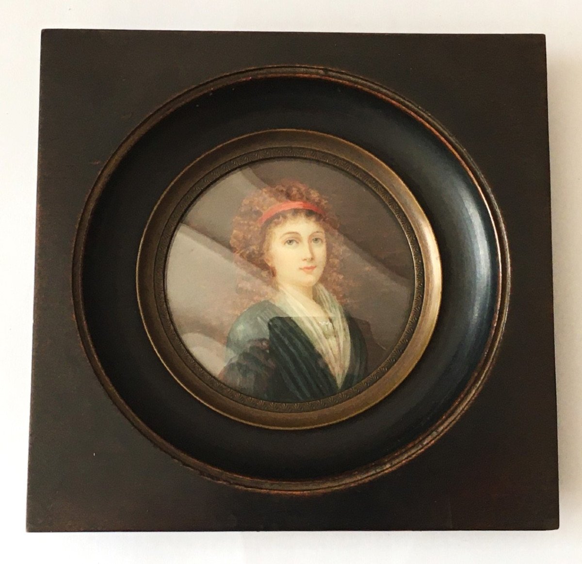 Miniature On Ivory Late 18th Century, Portrait Of A Red-haired Woman.-photo-2