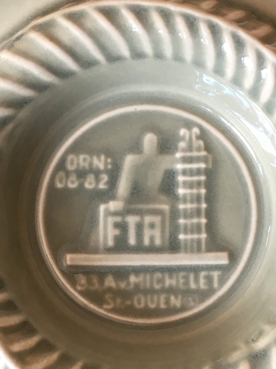Jean Luce 1895/1964 Art Deco Advertising Ashtray In Celadon Green Porcelain.-photo-1