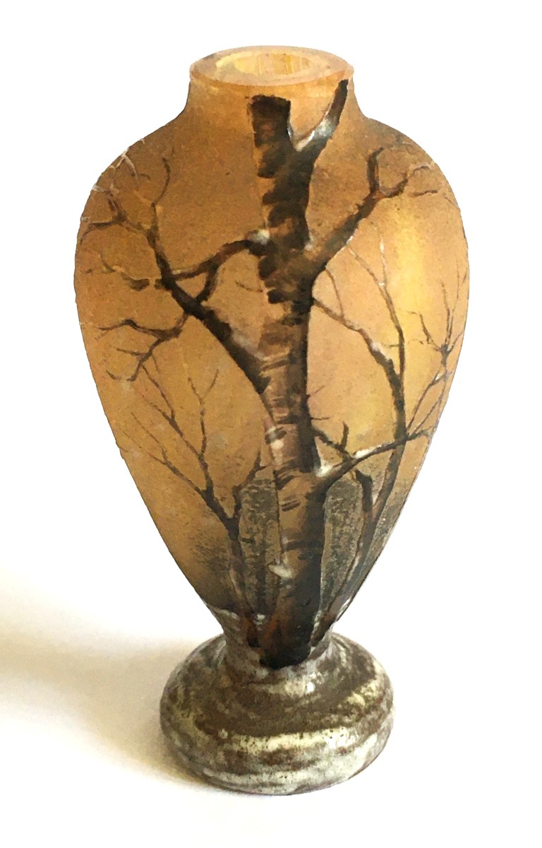 Daum, vase Miniature à décor hivernal signé, hauteur 7,3 cm