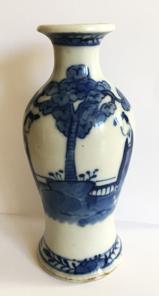 Chine Petit vase d'époque KANGXI  (1654/1722) en porcelaine bleu et blanc-photo-2