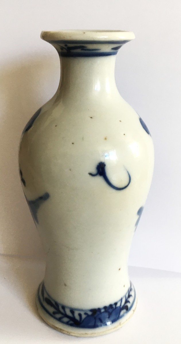 Chine Petit vase d'époque KANGXI  (1654/1722) en porcelaine bleu et blanc-photo-4