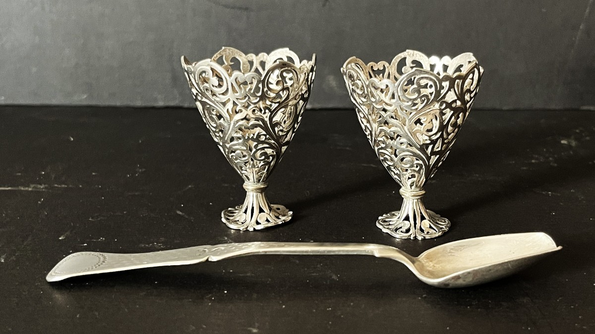 Two Zarf And A Silver Spoon From 19th-century Ottoman Türkiye, With Tugras Hallmarks To Be Identified.-photo-2