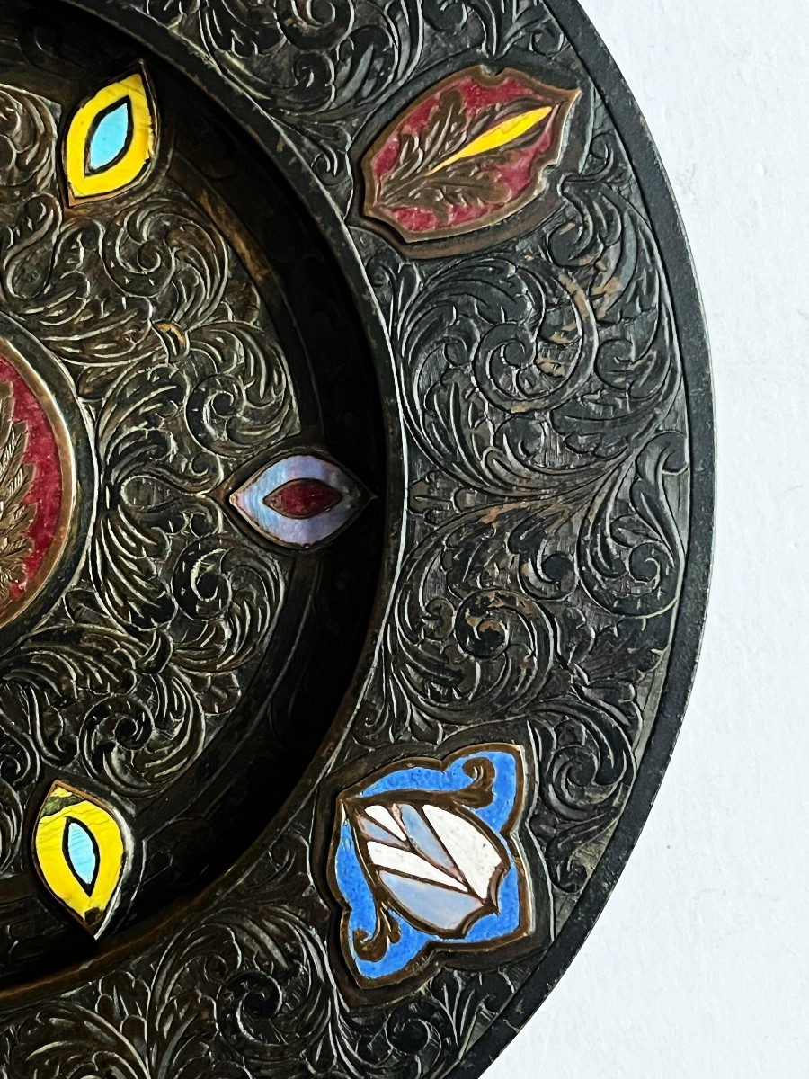 Venice 19th Century Engraved Bronze And Champlevé Enamel Platter With Coat Of Arms-photo-1